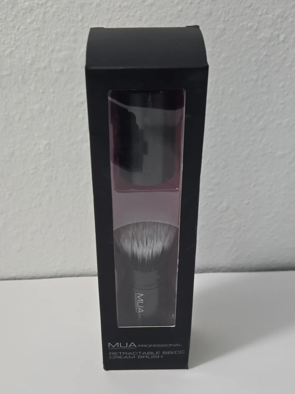 Retractable Cream Brush - Black
